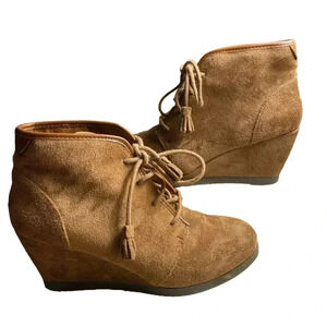 MADDEN GIRL Domain Taupe Suede Wedge Booties Size 7.5M